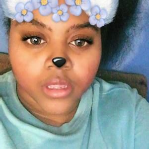 Meet your Posher, Minaa